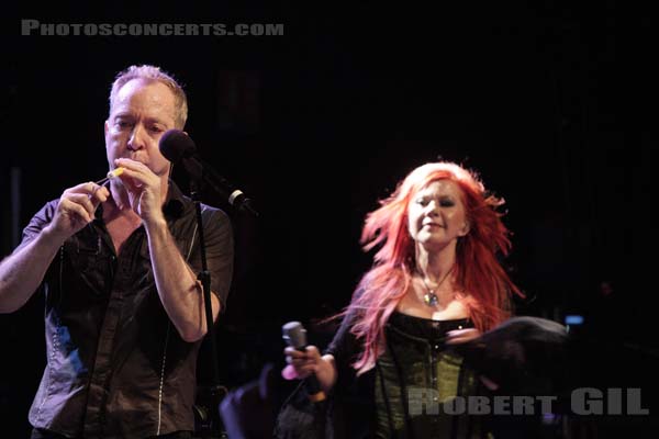 THE B-52'S - 2008-07-18 - PARIS - Le Bataclan - Frederick William Schneider III - Katherine Elizabeth Pierson